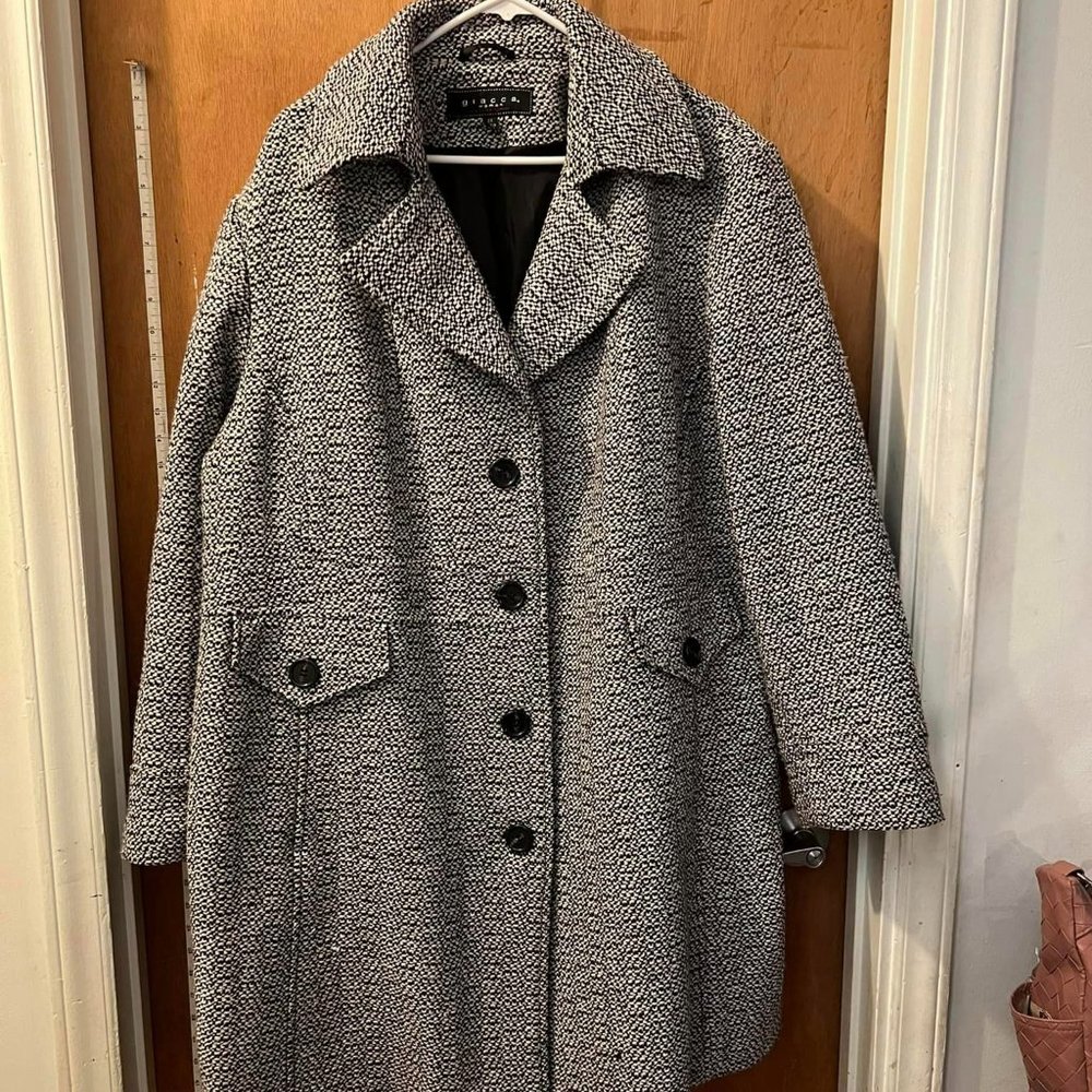 Size 3X - GIACCA - Black and White Mottled Tweed Like Over Coat